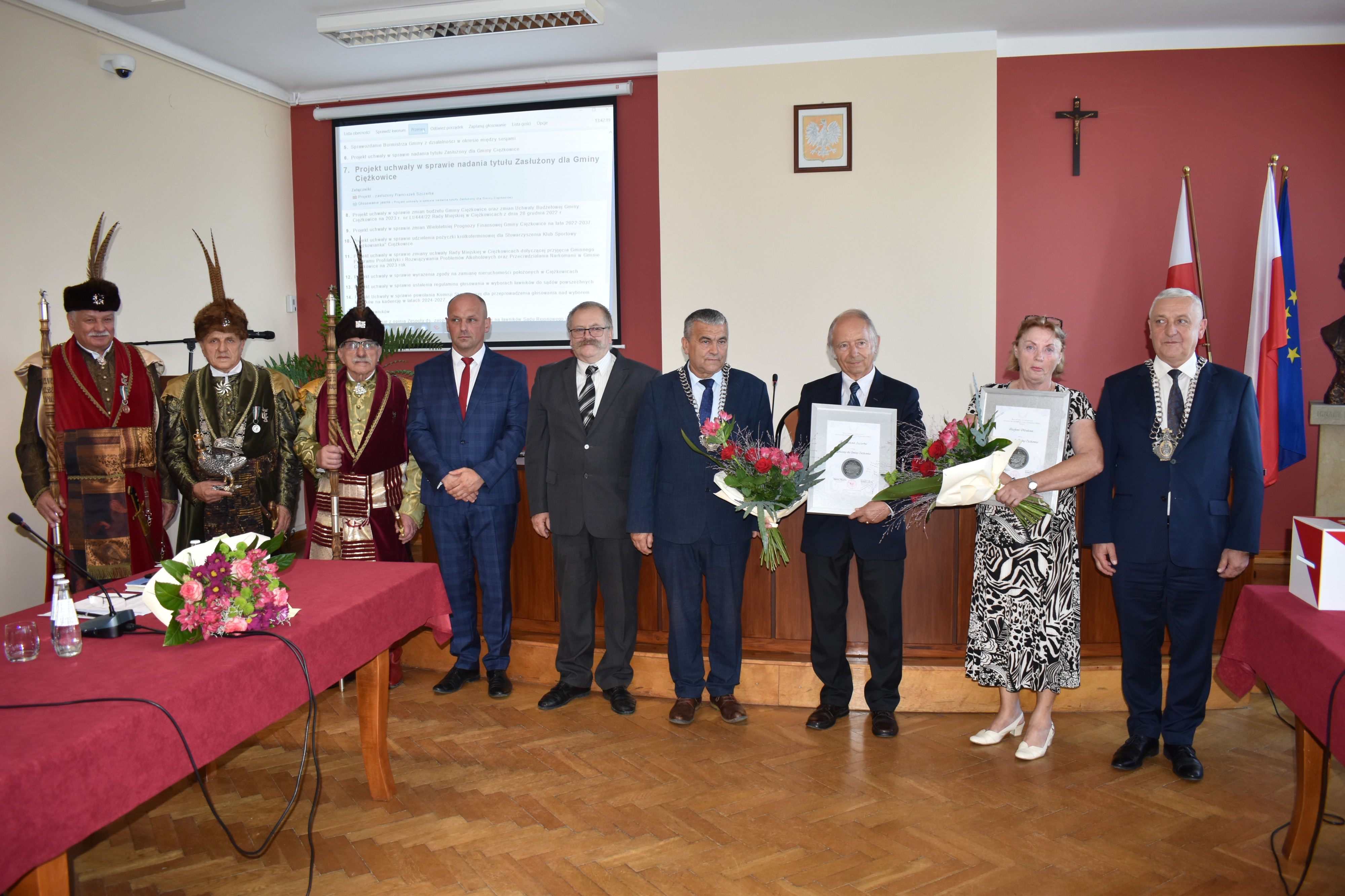 Podjęcie uchwały dotyczącej przyznania tytułów „Zasłużony dla Gminy Ciężkowice” dla Józefa Mruka oraz Franciszka Szczerby.